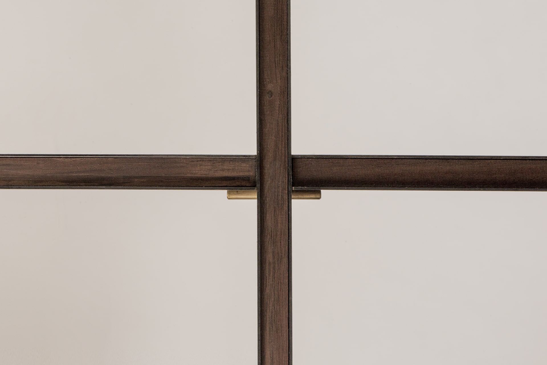 ROOTS CONSOLE