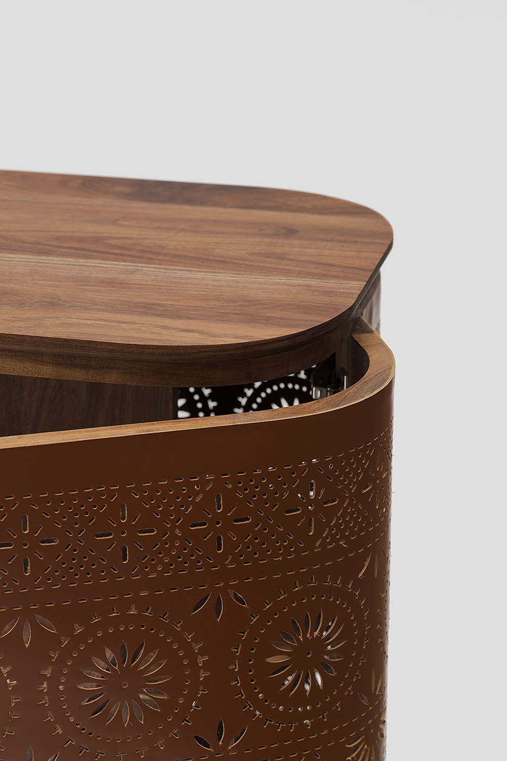 HUIXCOLOTLA CONSOLE (BROWN)
