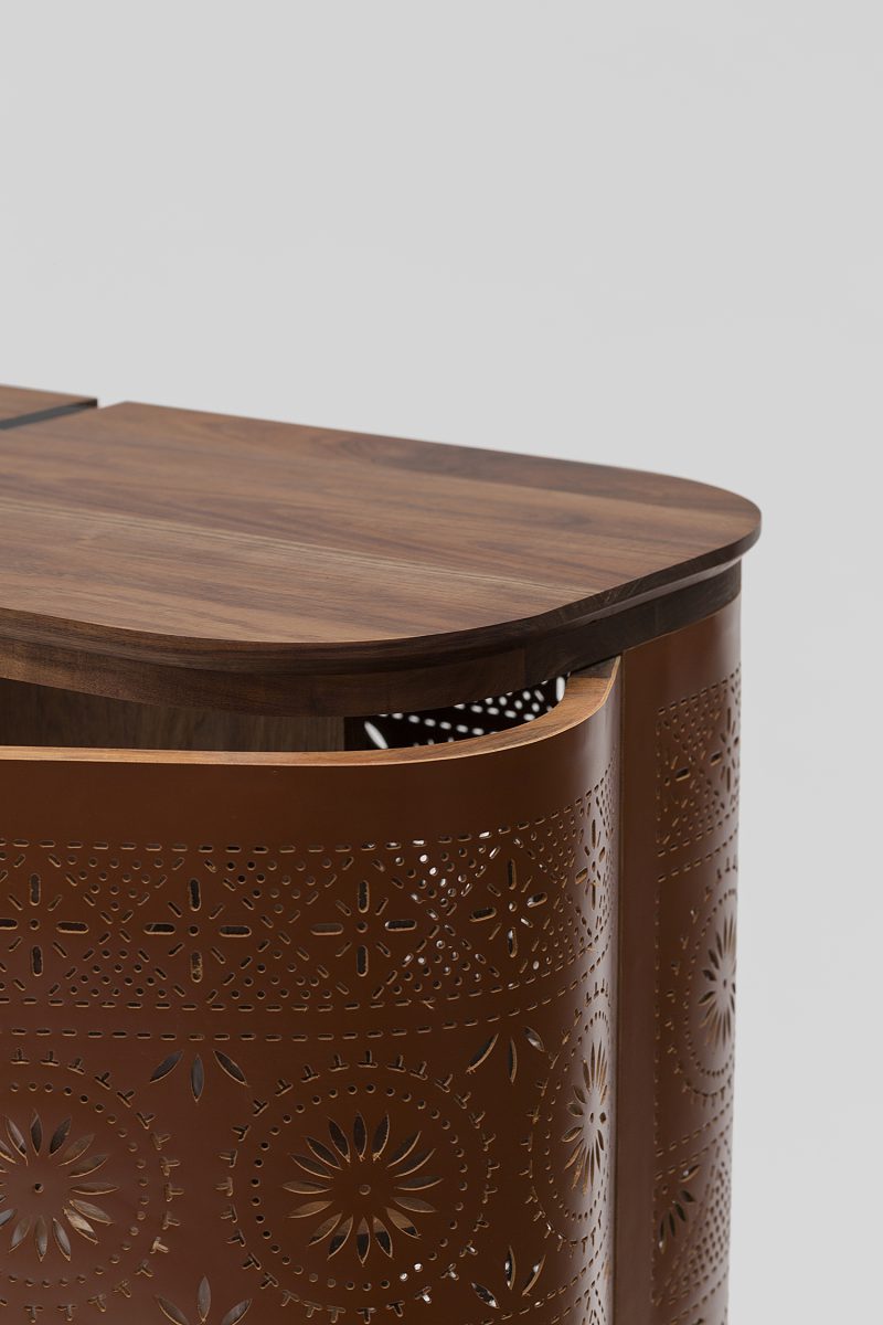 HUIXCOLOTLA CONSOLE (BROWN)