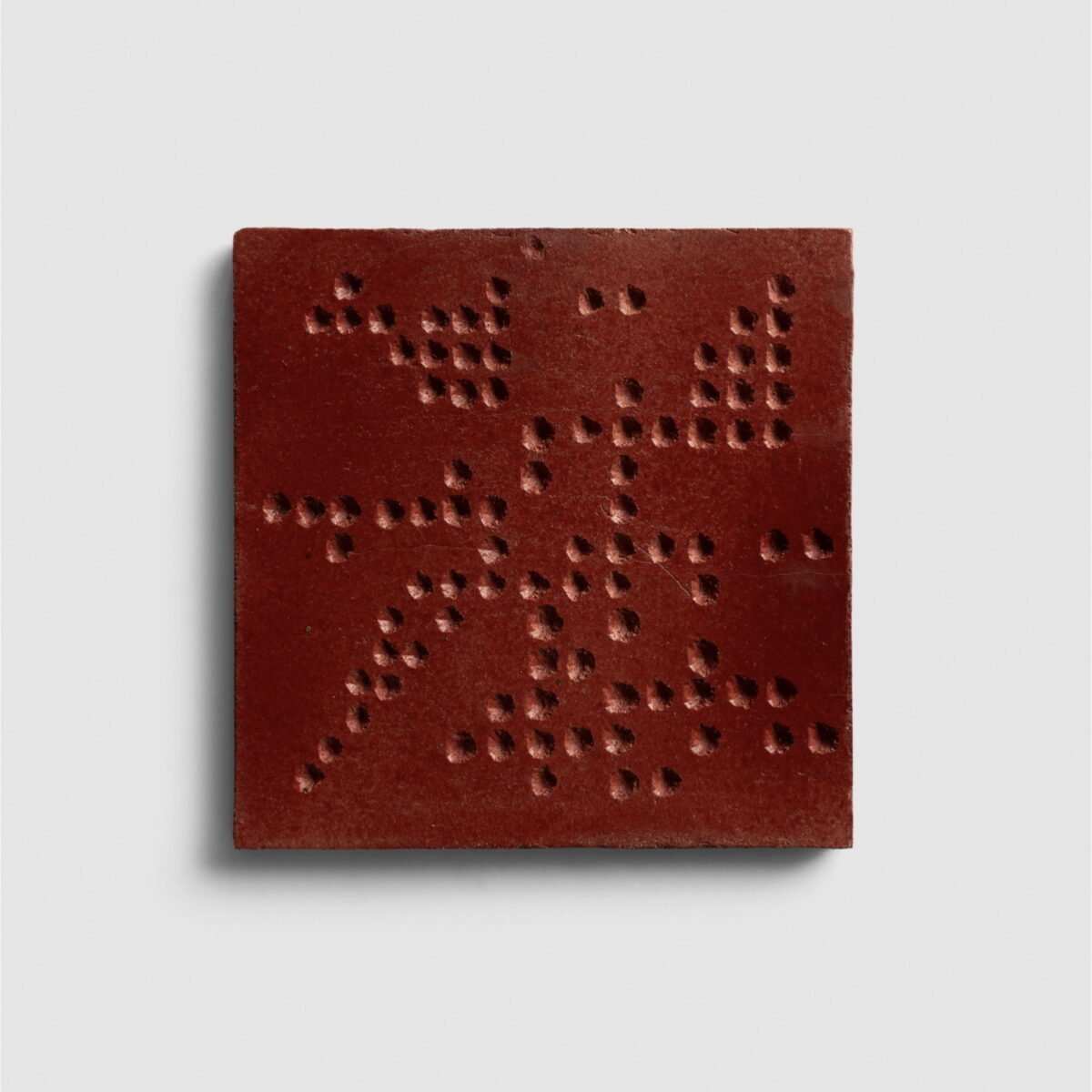 NI LAS LÍNEAS NI LAS PALABRAS TILES