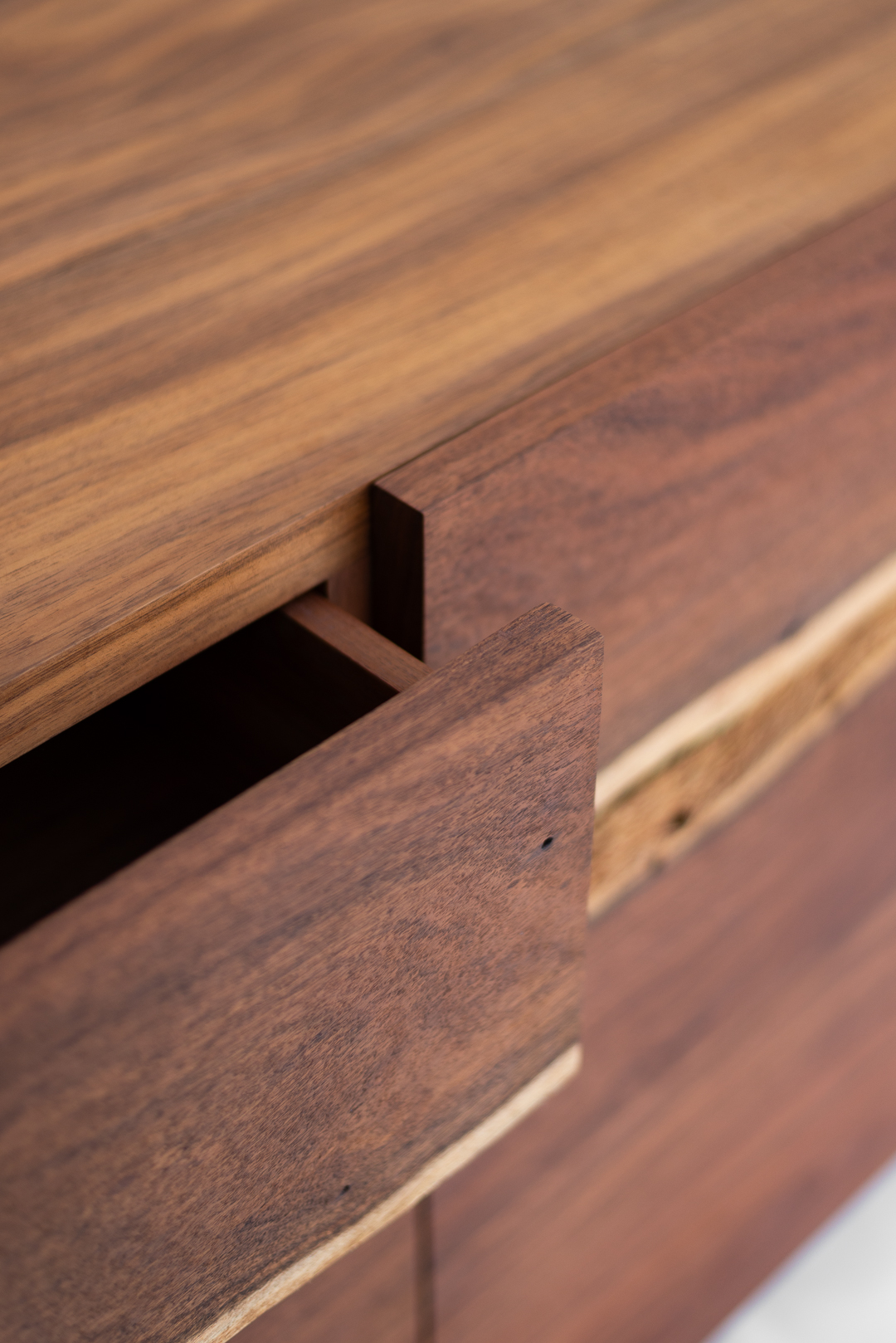 CREDENZA SAYAB