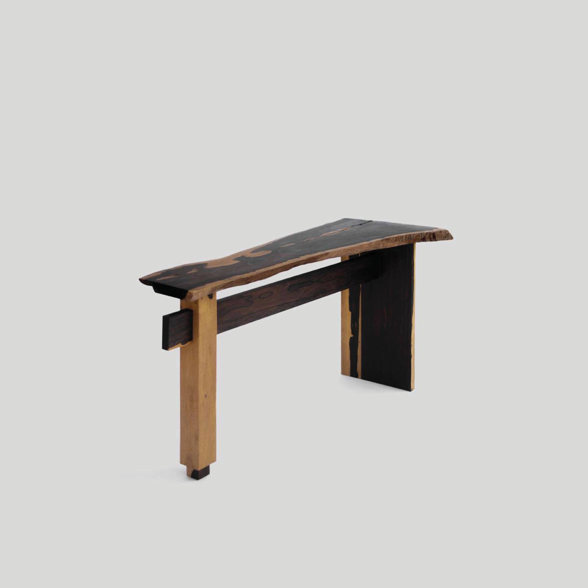 ZIRICOTE Table